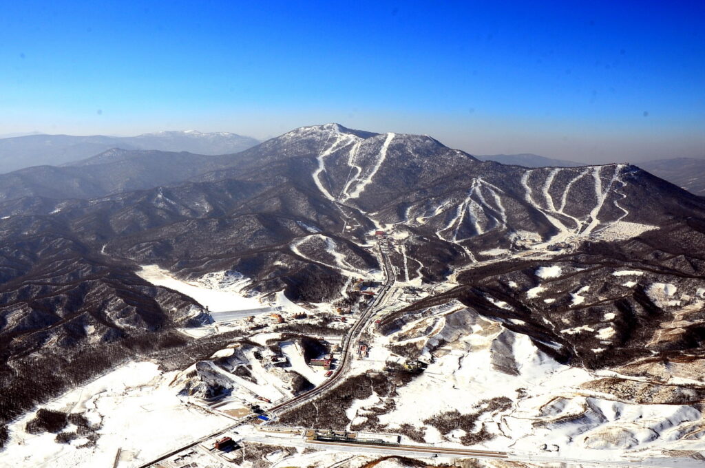 Sun Mountain ski field at Yabuli with groomed trails